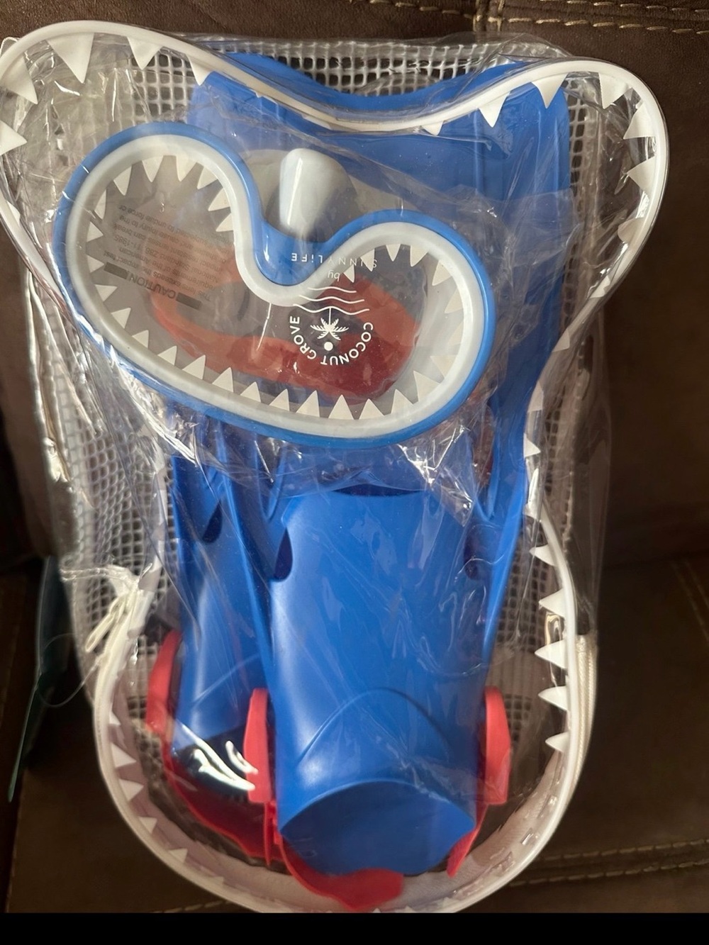 Sunnylife Blue Shark Diving Set with Red Accents